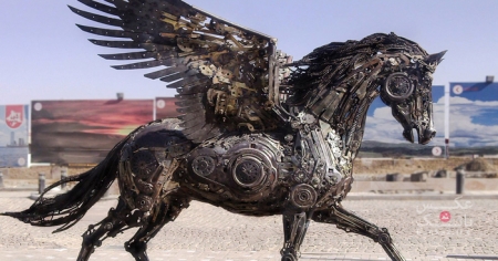 مجسمه حیوانات ساخته شده از قطعات فلز و ماشین توسط حسن نوروزی