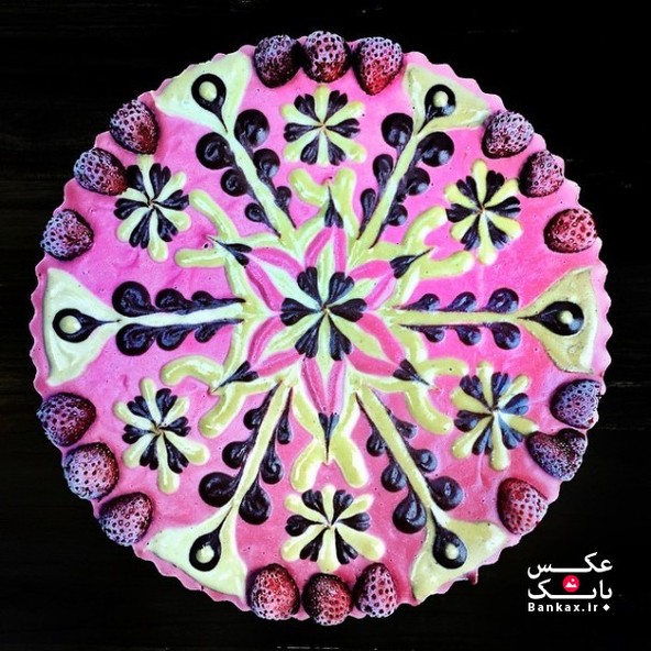 کیک های تهیه شده از مواد گیاهی با طرح هیپنوتیزم/بانک عکس